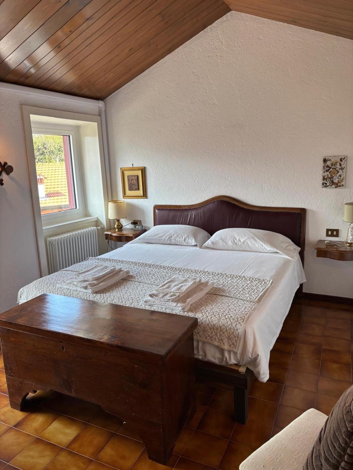 Ester Lakehouse, Graziosa Casa Indipendente Lierna Exteriör bild