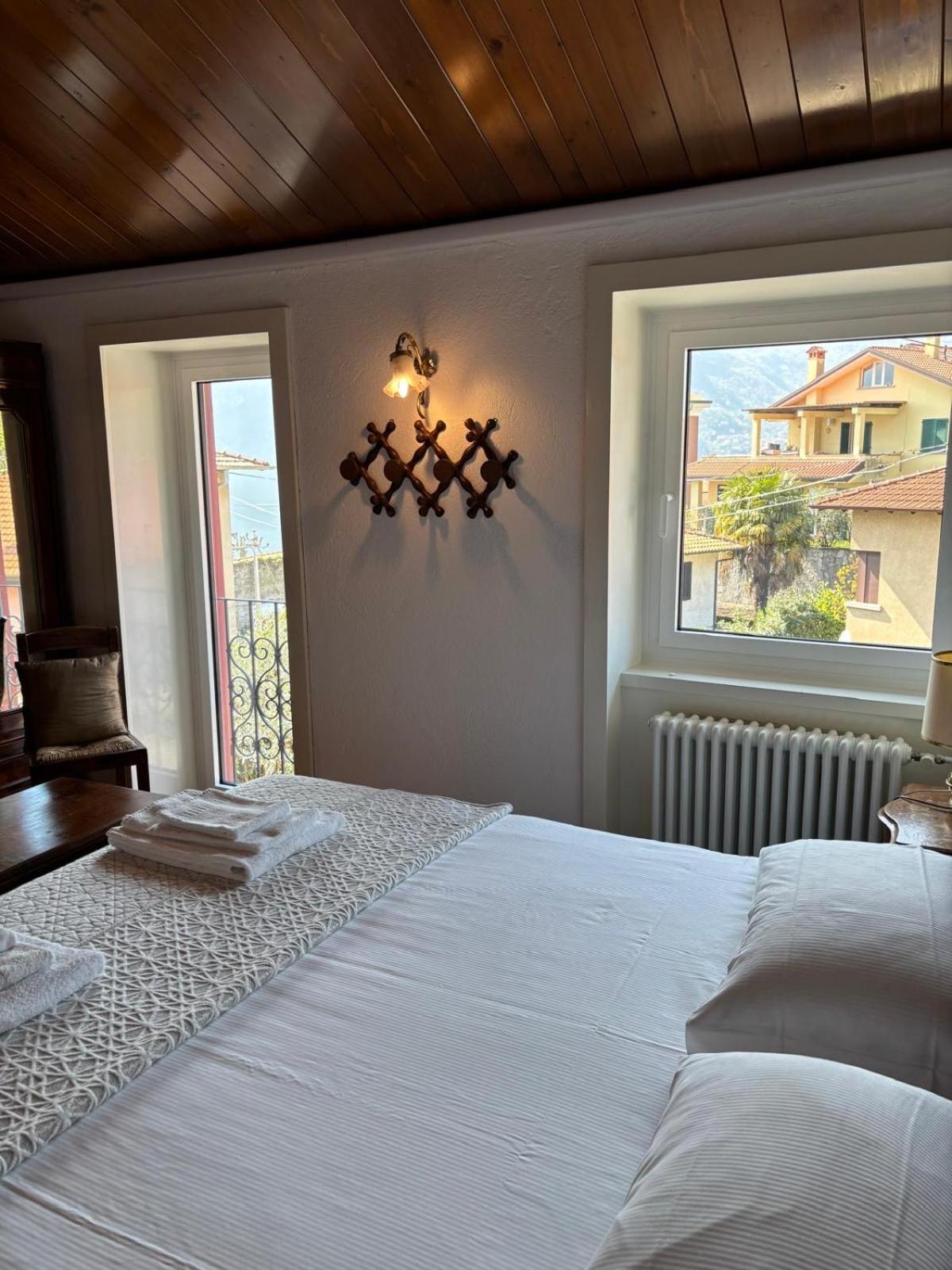 Ester Lakehouse, Graziosa Casa Indipendente Lierna Exteriör bild