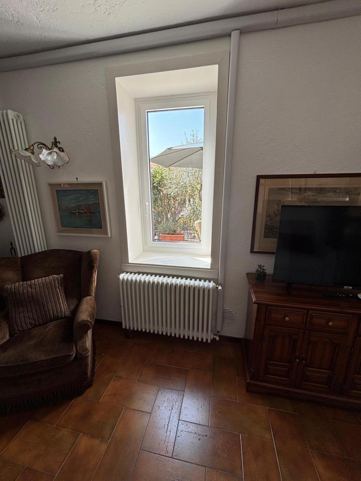 Ester Lakehouse, Graziosa Casa Indipendente Lierna Exteriör bild